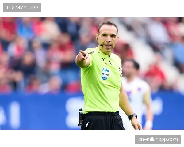 西甲裁判委员会宣布，将试行扩大主裁与VAR沟通直播范围